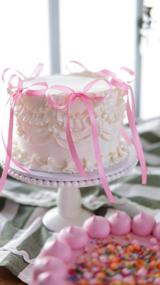 Retro piped cake wollongong