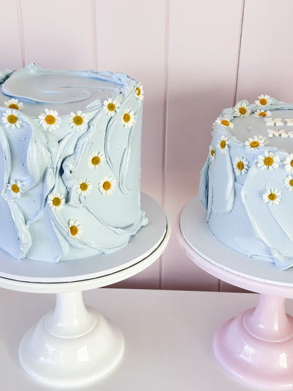Willow Daisy Cake