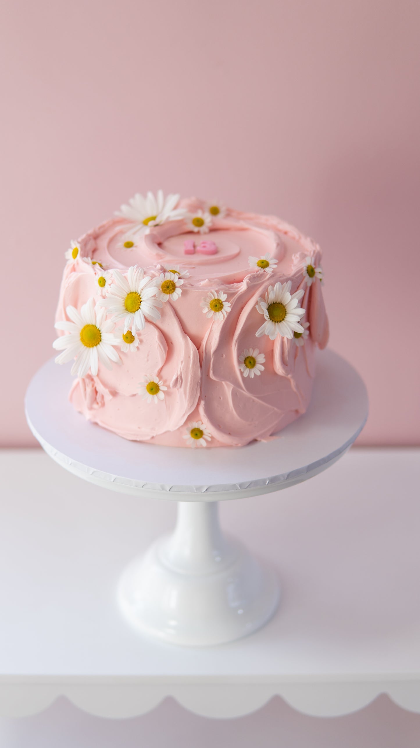 Willow Daisy Cake