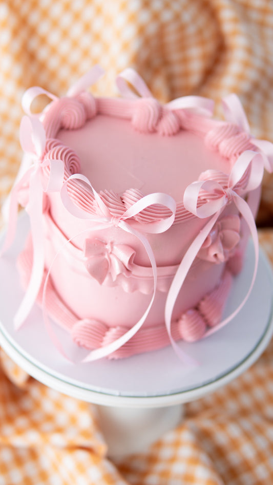 Siena Heart Vintage Bow Cake