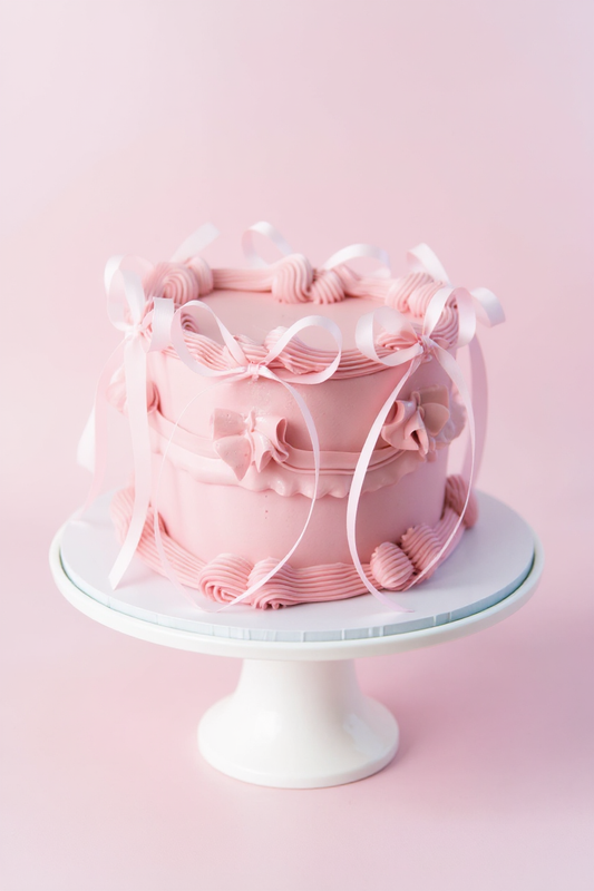 Siena Heart Vintage Bow Cake