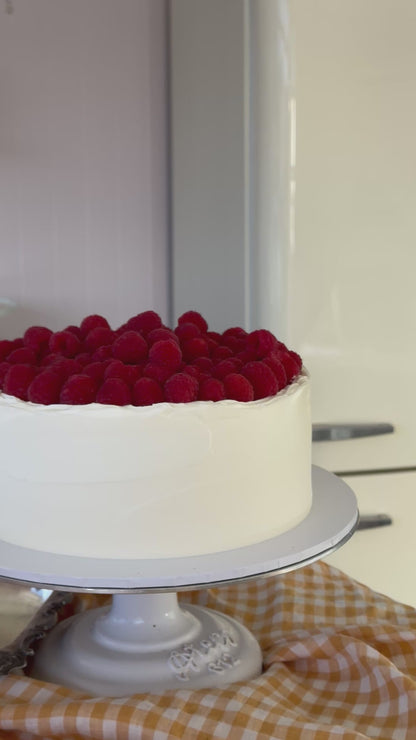 Raspberry cake